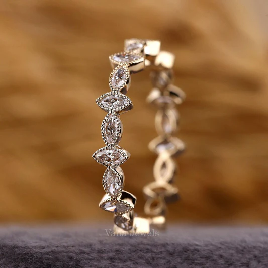 True Radiance: Conflict-Free Diamond Wedding Band