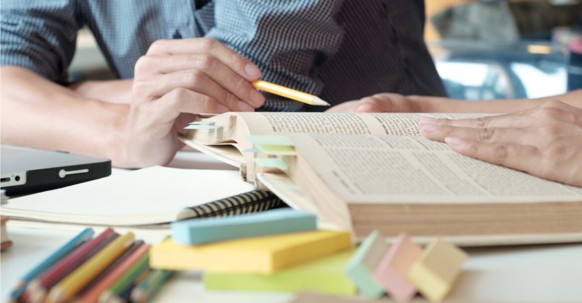 Create a Helpful Case Study Structure & Key Tips in 2025