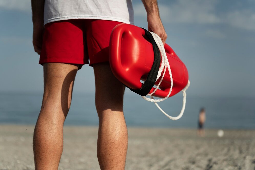 How Lifeguard Services in Dubai Prioritize Visitor Wellbeing