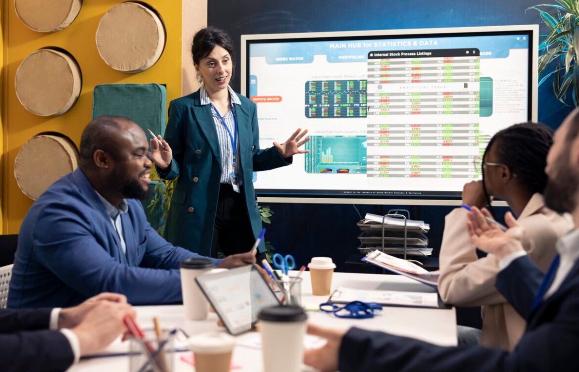 How Business Financial Advisors Save Companies from Costly Mistakes